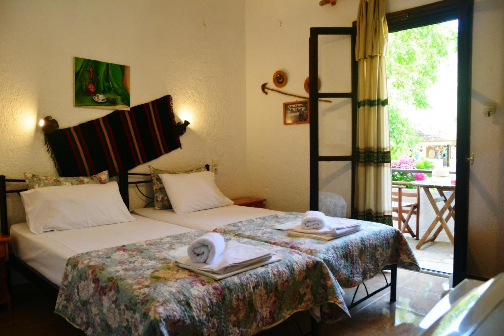 Spiros Rooms Panormos  Екстериор снимка